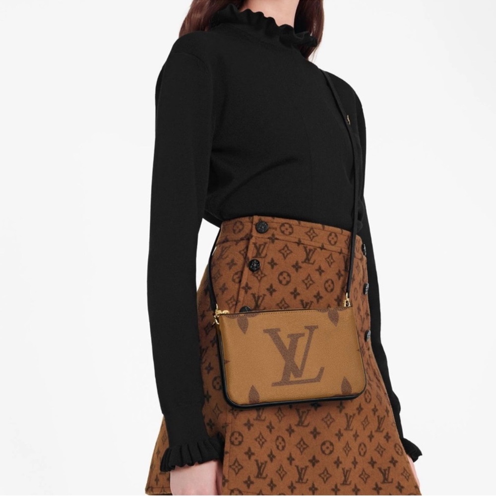 Louis Vuitton Monogram Reverse Double Zip Pochette COA included - Picture 9 of 12